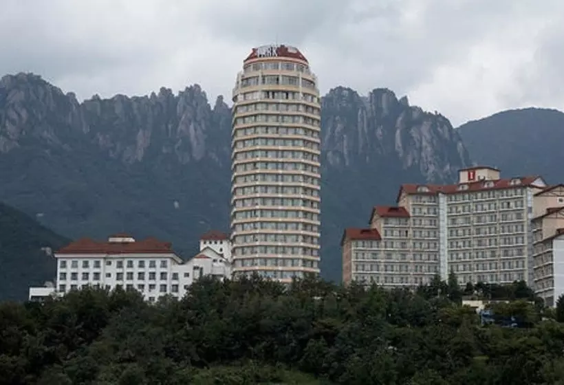 Ipark Condominium