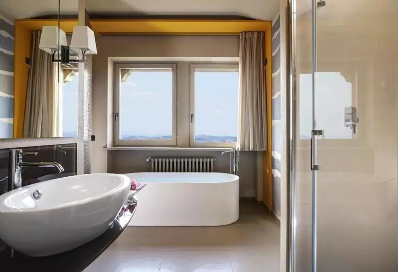 Fotos del hotel Titano Suites:  13