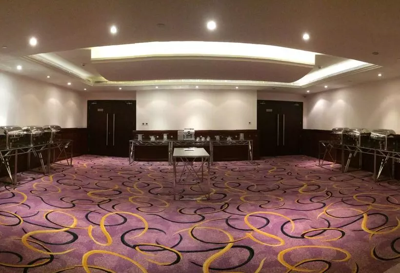Fotos del hotel Golden Tulip Downtown Abu Dhabi:  21