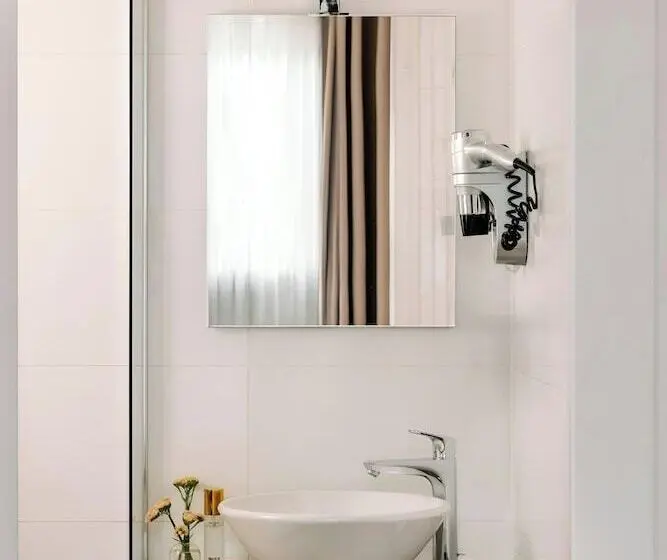 Fotos del hotel Hôtel Simone Cannes Centre:  19