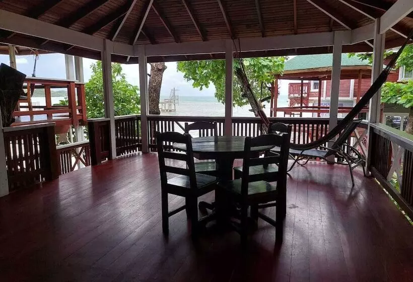 Fotos del hotel Fosters West Bay Resort:  24