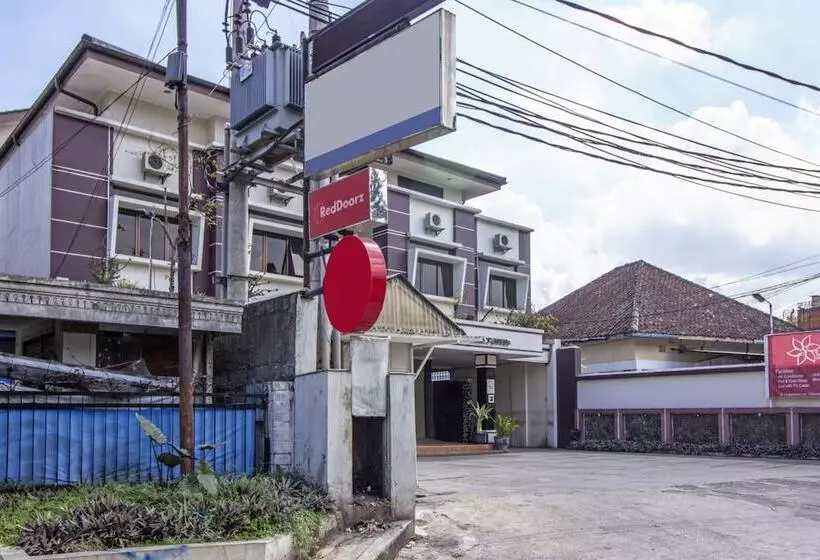 Fotos del hotel Reddoorz Plus @ Wastu Kencana:  7