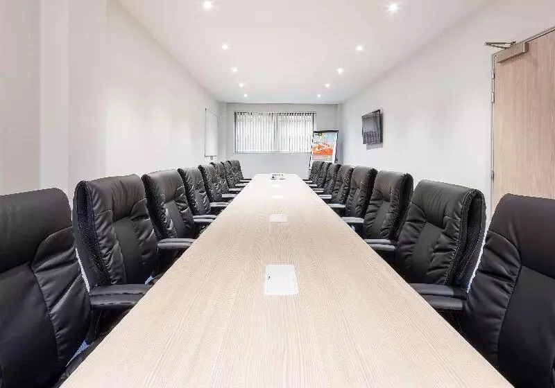 Fotos del hotel Ibis Styles London Heathrow:  10