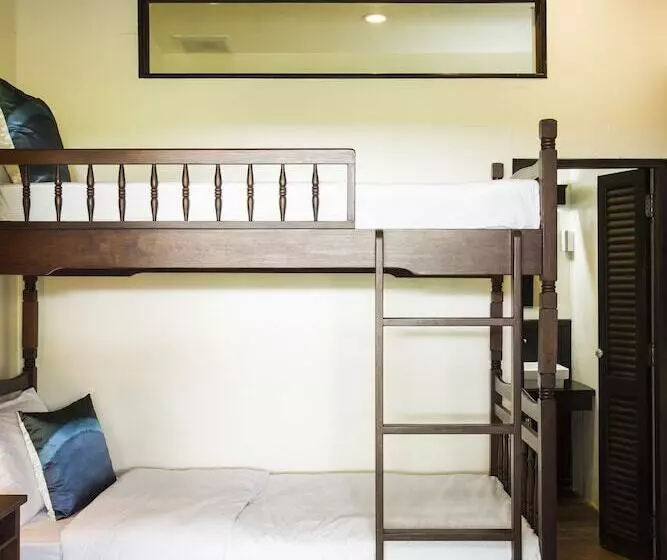 Baan Luang Rajamaitri Historic Inn