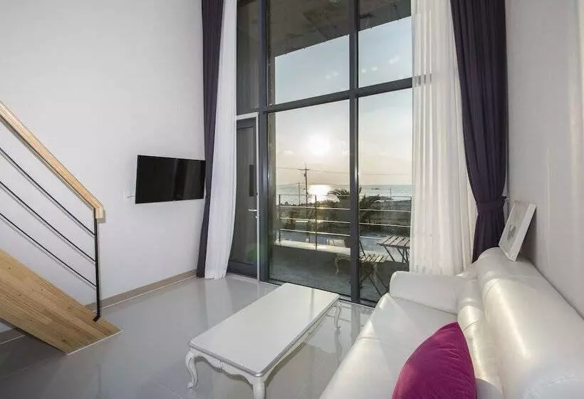 Fotos del hotel J Raum:  12