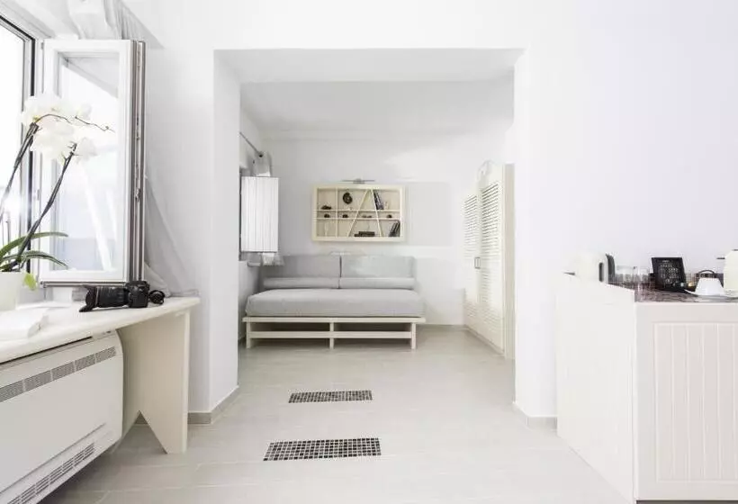 Fotos del hotel Ambition Suites:  2