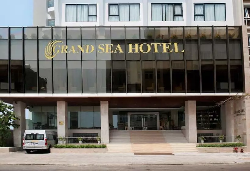 Grand Sea