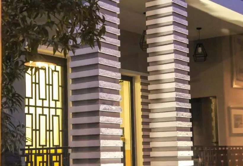Fotos del hotel Antigone:  6