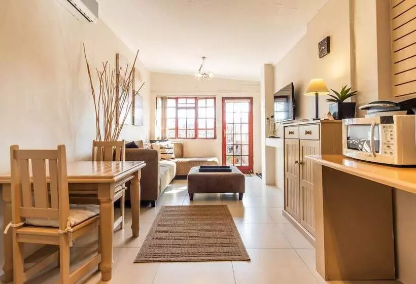 Fotos del hotel Treetops Guesthouse:  24