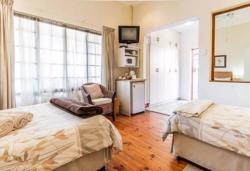 Fotos del hotel Treetops Guesthouse:  15