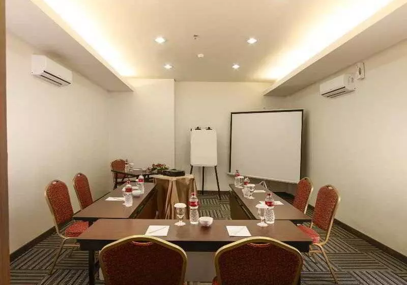 Fotos del hotel Zen Premium Cihampelas:  3