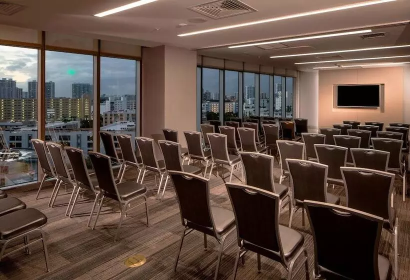 Fotos del hotel Residence Inn Miami Sunny Isles Beach:  19