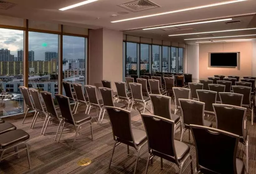 Fotos del hotel Residence Inn Miami Sunny Isles Beach:  14