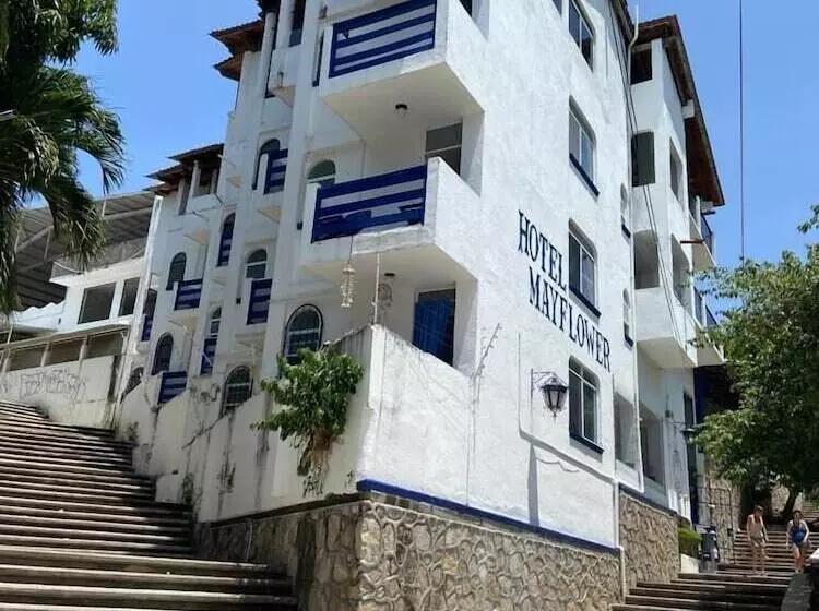 & Hostal Mayflower