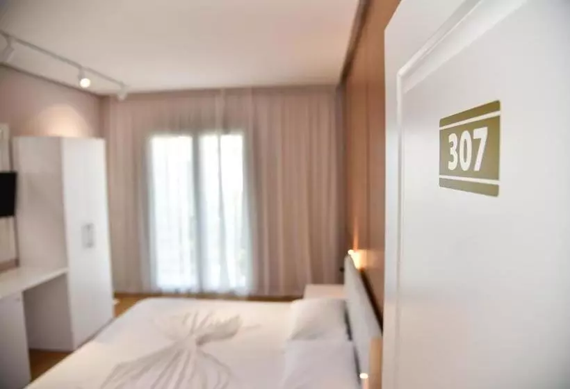 Fotos del hotel Edart:  6
