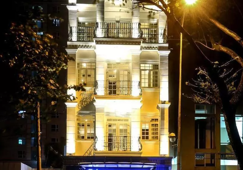Di Lusso Boutique