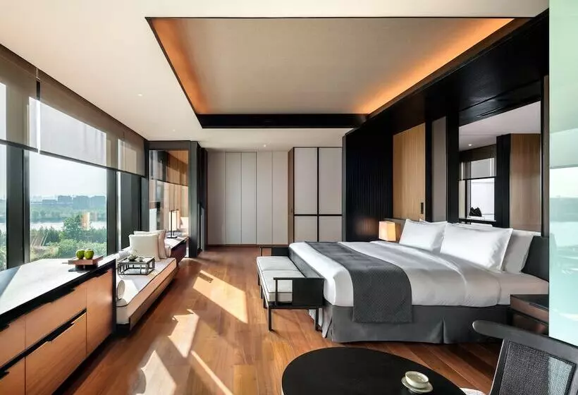 The Lalu Nanjing