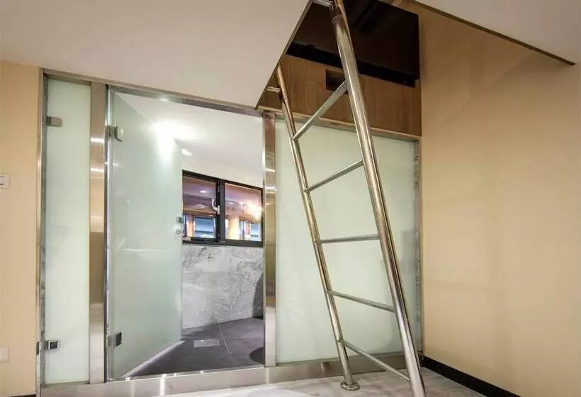 Fotos del hotel Metro Apartment:  7