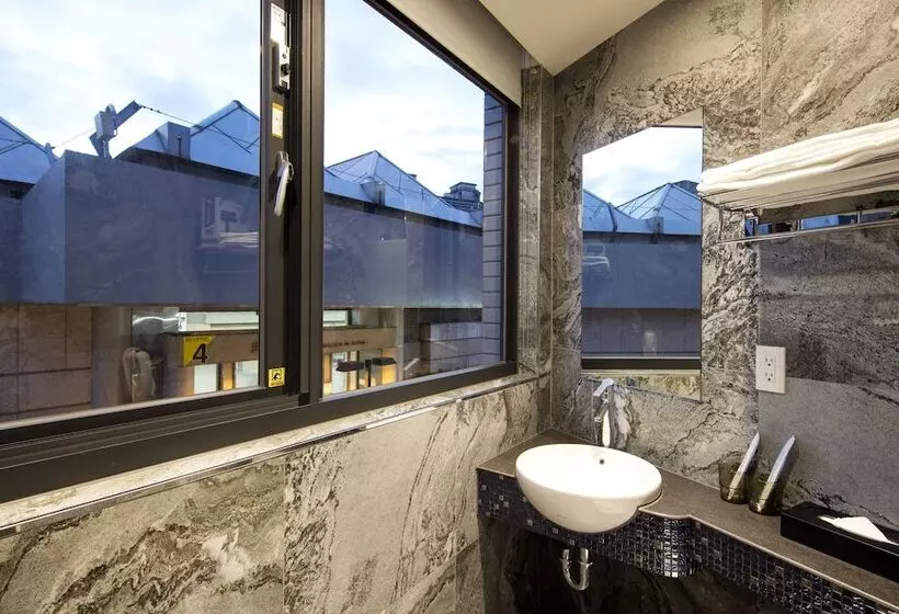 Fotos del hotel Metro Apartment:  18