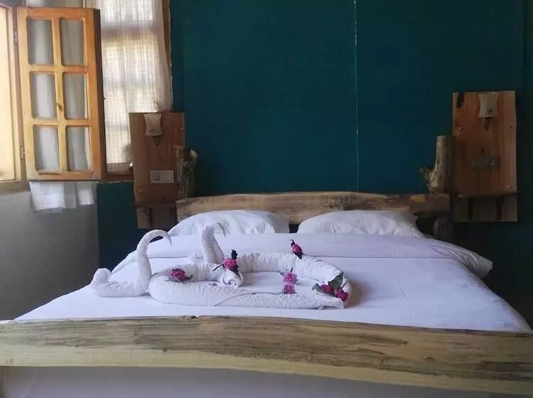 Fotos del hotel Wood House:  12