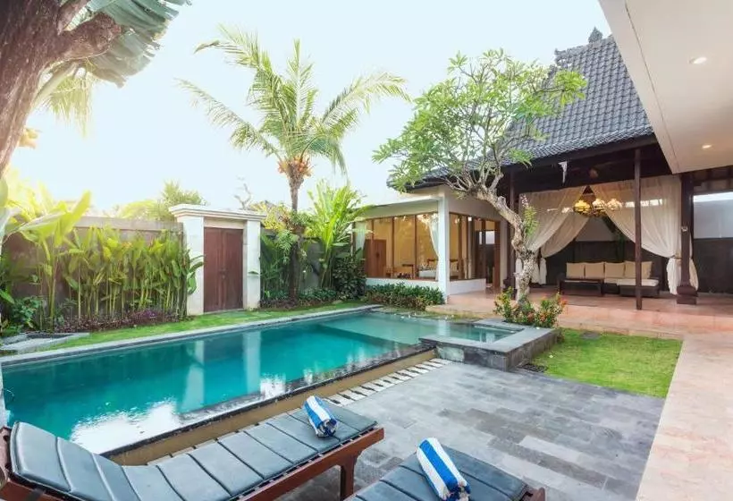 Fotos del hotel Anyar Sari Villa:  2