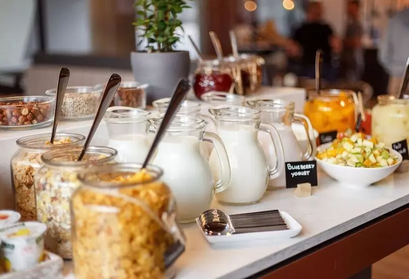 Fotos del hotel Courtyard By Marriott Vilnius City Center:  13