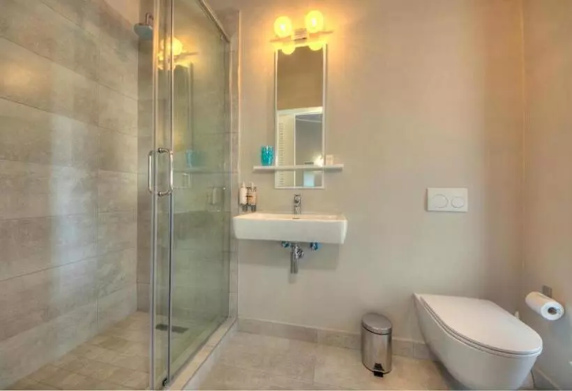 Fotos del hotel Amberhall Guesthouse:  9