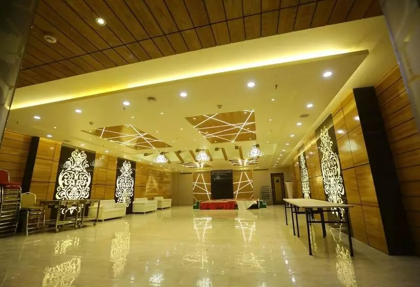 Fotos del hotel The Gurveer Royal:  9