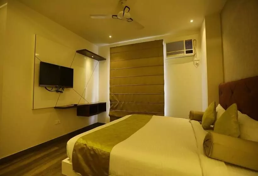 Fotos del hotel The Gurveer Royal:  18