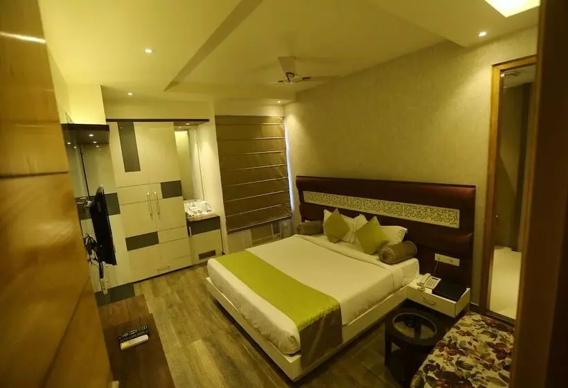 Fotos del hotel The Gurveer Royal:  14