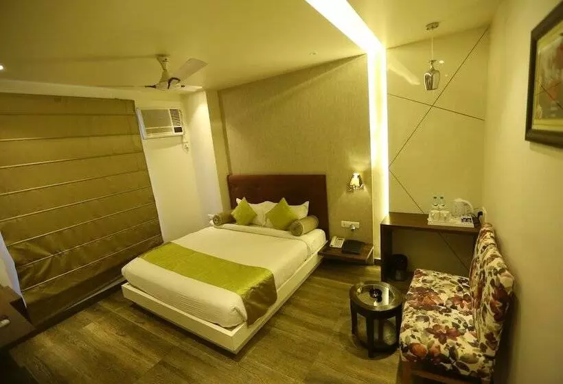 Fotos del hotel The Gurveer Royal:  2