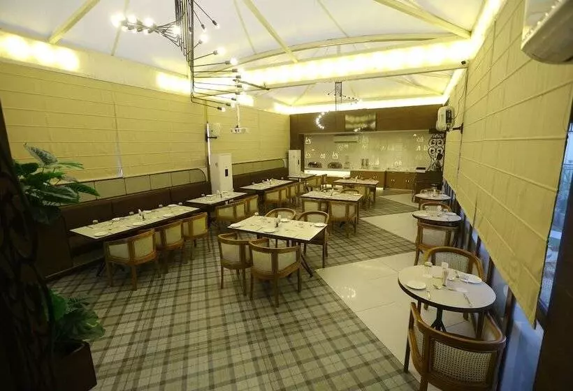 Fotos del hotel The Gurveer Royal:  10