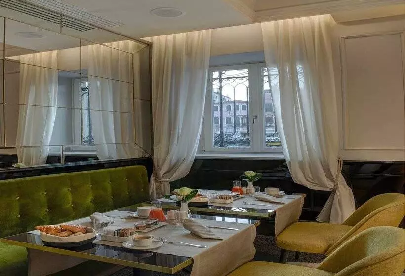 Fotos del hotel H10 Palazzo Canova:  69