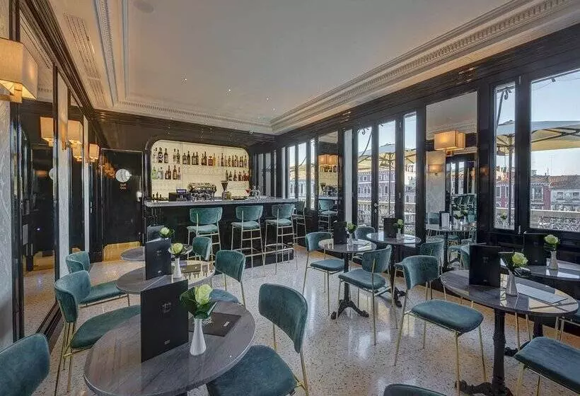 Fotos del hotel H10 Palazzo Canova:  43