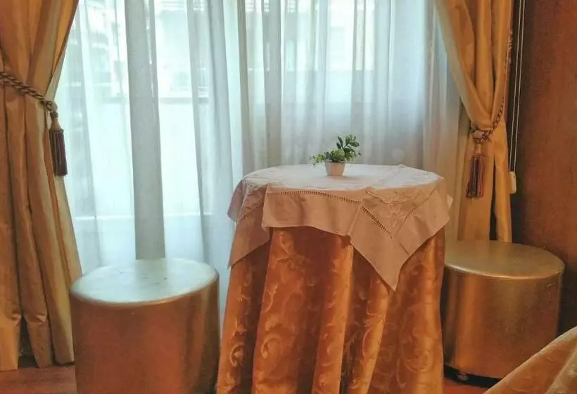 Fotos del hotel Petite Maison:  3