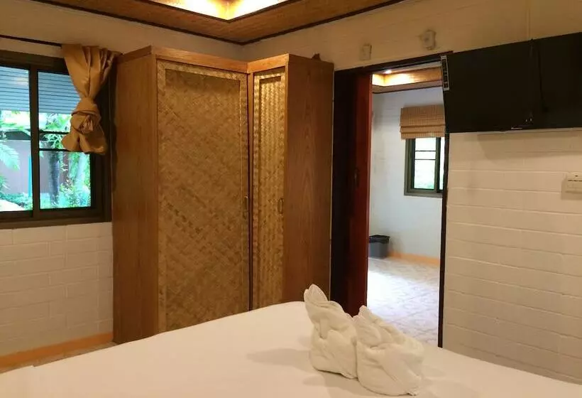 Khaolak Tusneem Resort