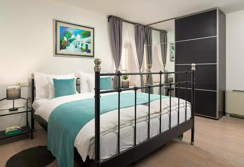 Splitska Perla City Centre Luxury Rooms