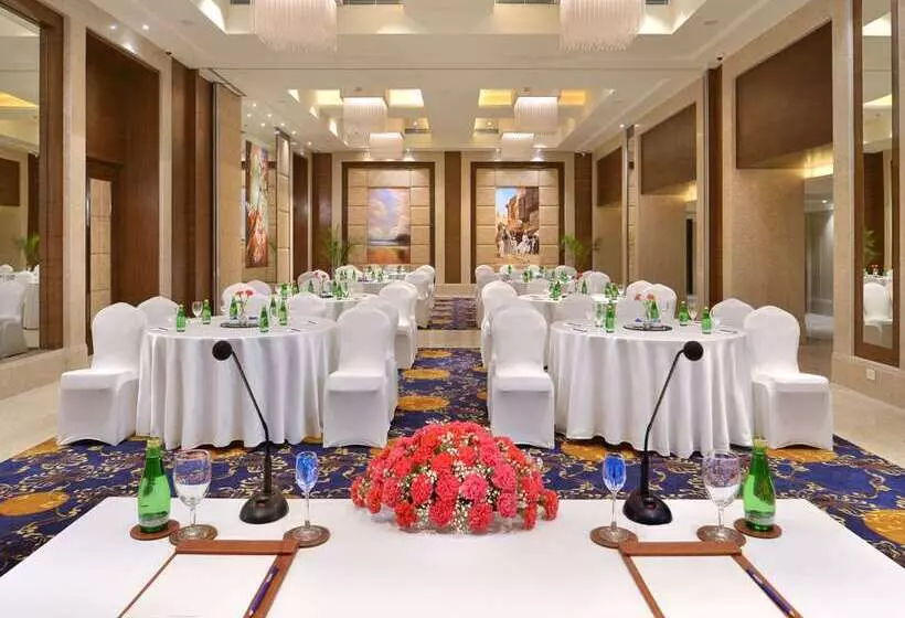Fotos del hotel Golden Sarovar Portico:  14