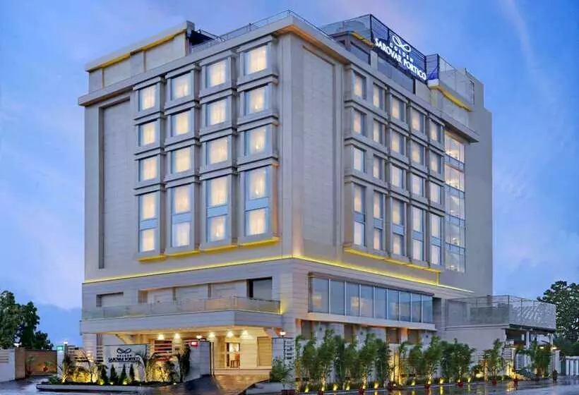 Golden Sarovar Portico