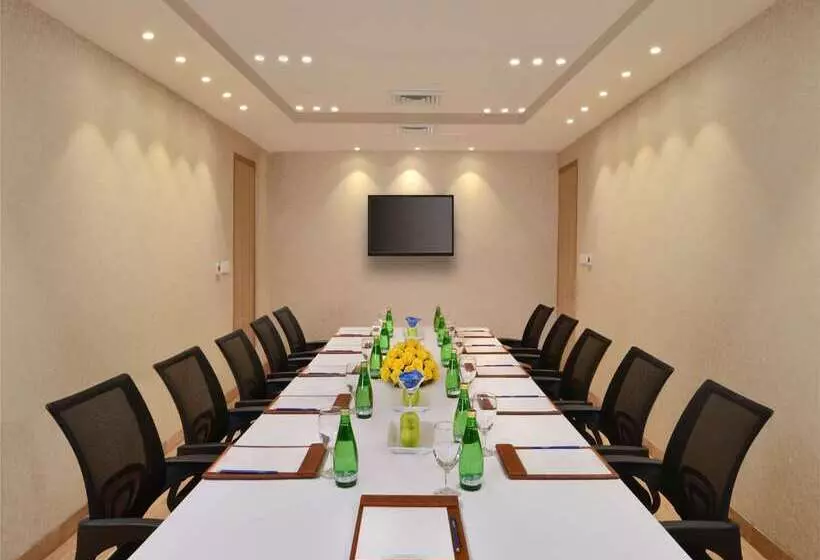 Fotos del hotel Golden Sarovar Portico:  6