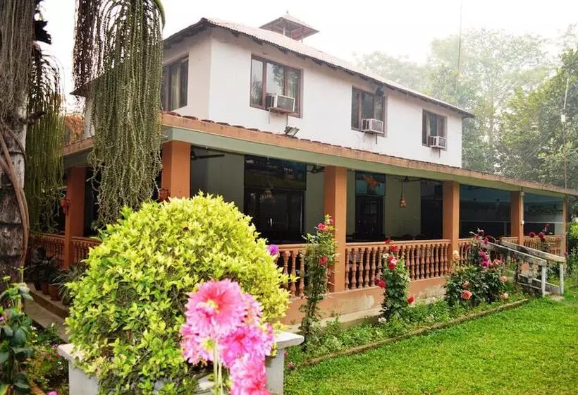 Fotos del hotel Chitwan Paradise:  8