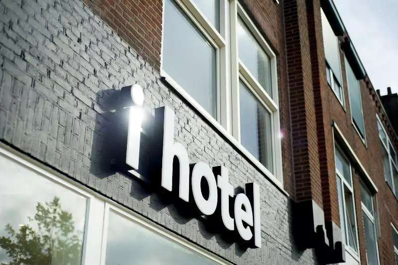 I Hotel
