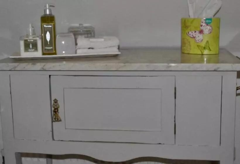 Fotos del hotel Chequer Cottage:  8