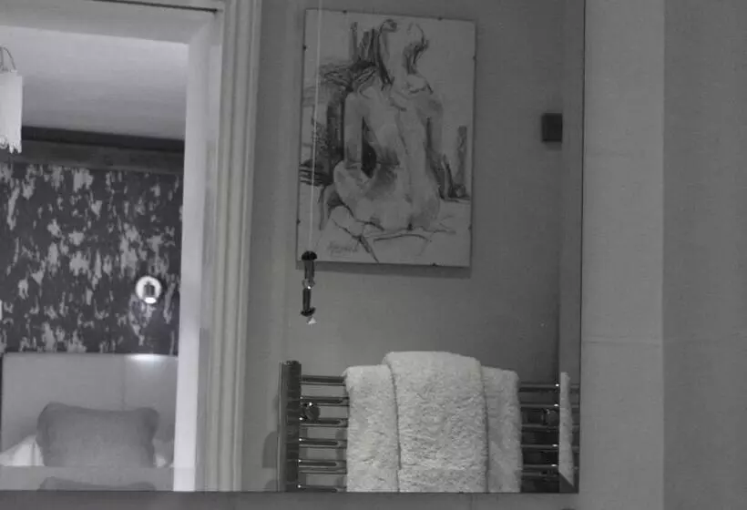 Fotos del hotel Chequer Cottage:  9
