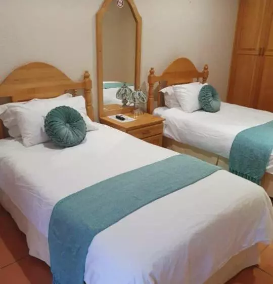 Fotos del hotel Emoyeni Lodge:  8