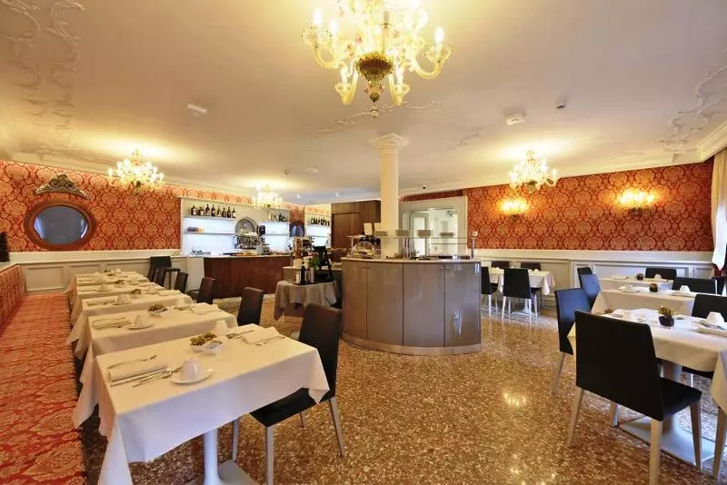 Fotos del hotel Al Theatro Palace:  3
