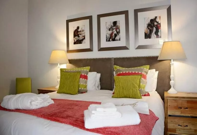 Number Eighteen Exclusive Guest Lodge