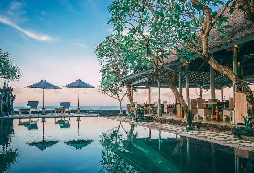Alam Candi Dive Resort