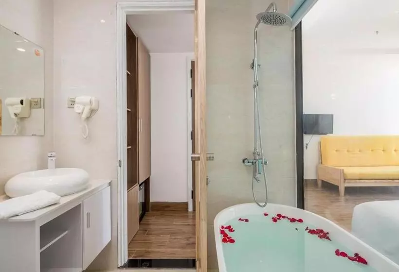 Fotos del hotel Raon Danang Beach:  18