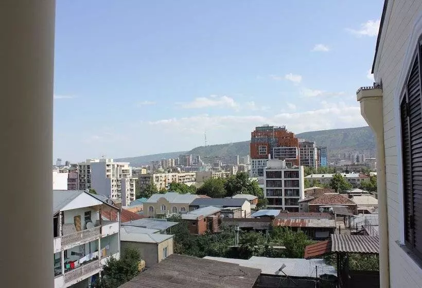 Fotos del hotel Vedzisi Garden:  4